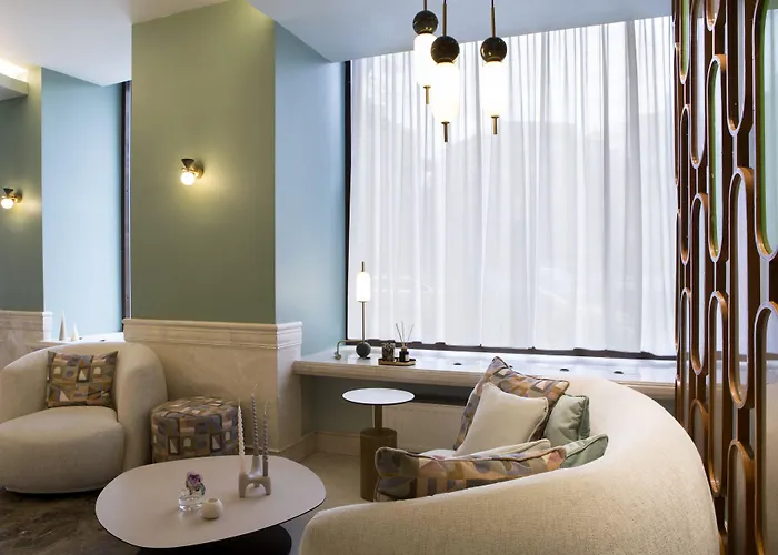 Zeus Essence Venezia Bucareste