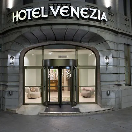 Zeus Essence Venezia 호텔 부쿠레슈티