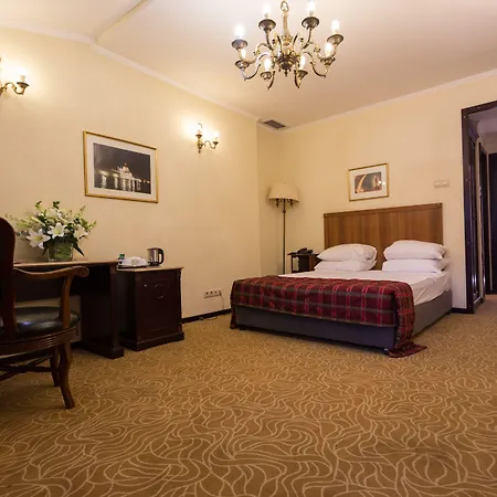 Zeus Essence Venezia Hotel 3*