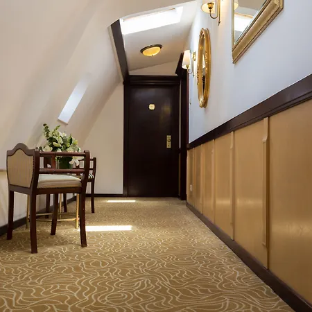 Zeus Essence Venezia Hotel