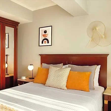 Zeus Essence Venezia Hotell Bukarest