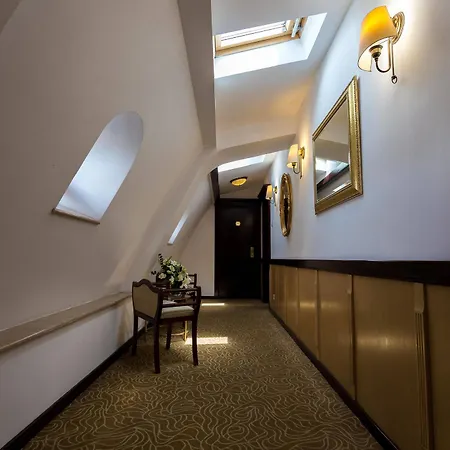 Venezia By Zeus International Hotel Boekarest