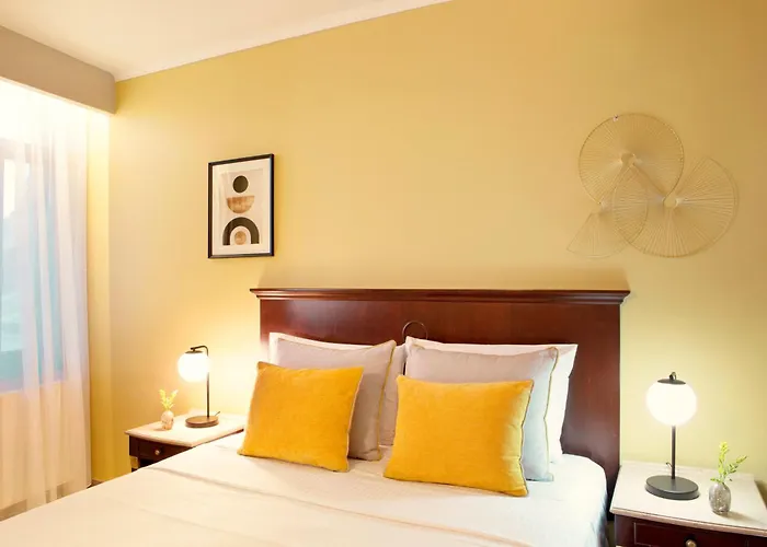 Zeus Essence Venezia Bucarest