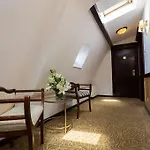 Zeus Essence Venezia Hotel 3*